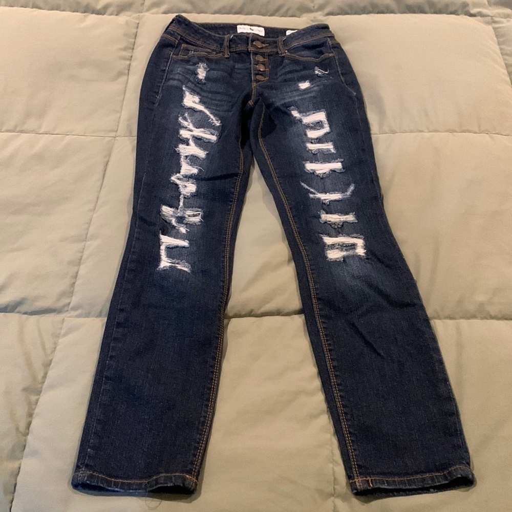 Black Daisy Jamie Relaxed Skinny Button Fly. Size 0/24. Excellent Condition.    